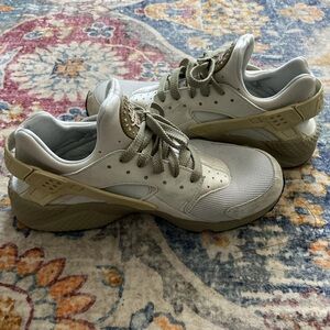 Nike Sacal Men’s Shoes Size 10 Gray White Lace Up